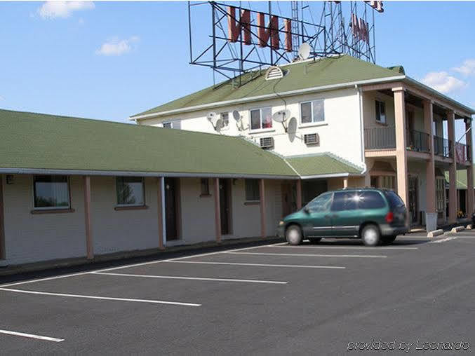 Red Carpet Inn & Suites New Cumberland Exterior foto